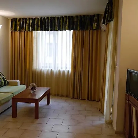 Avalon فندق نيسيبار